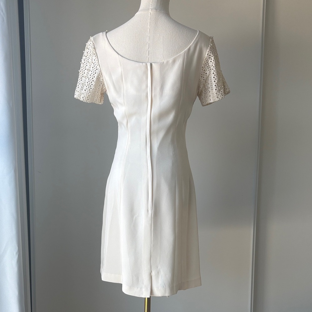 Elegant White Lace Dress - Picture 3 of 5